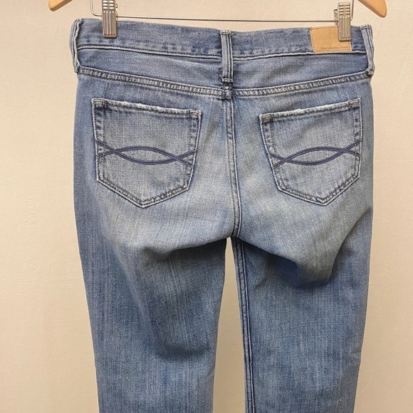 Abercrombie Sz 00 Ripped Front Boyfriend Jeans Mid Rise Distressed Non-Stretch - Picture 8 of 14